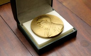 ¿Cómo se elige el Nobel de Literatura?: sus normas históricas y el gran rumor que casi acaba con su prestigio