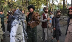 Al menos siete muertos y 15 heridos en ataque suicida contra una mezquita en Afganistán