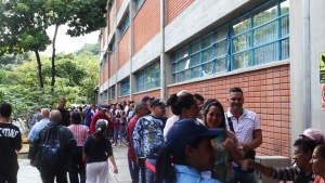 Solo 40% de los jóvenes venezolanos piensa en estudiar una carrera universitaria larga