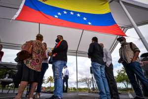 Centro electoral de Miami-Dade inició el conteo de votos de la primaria (VIDEO)