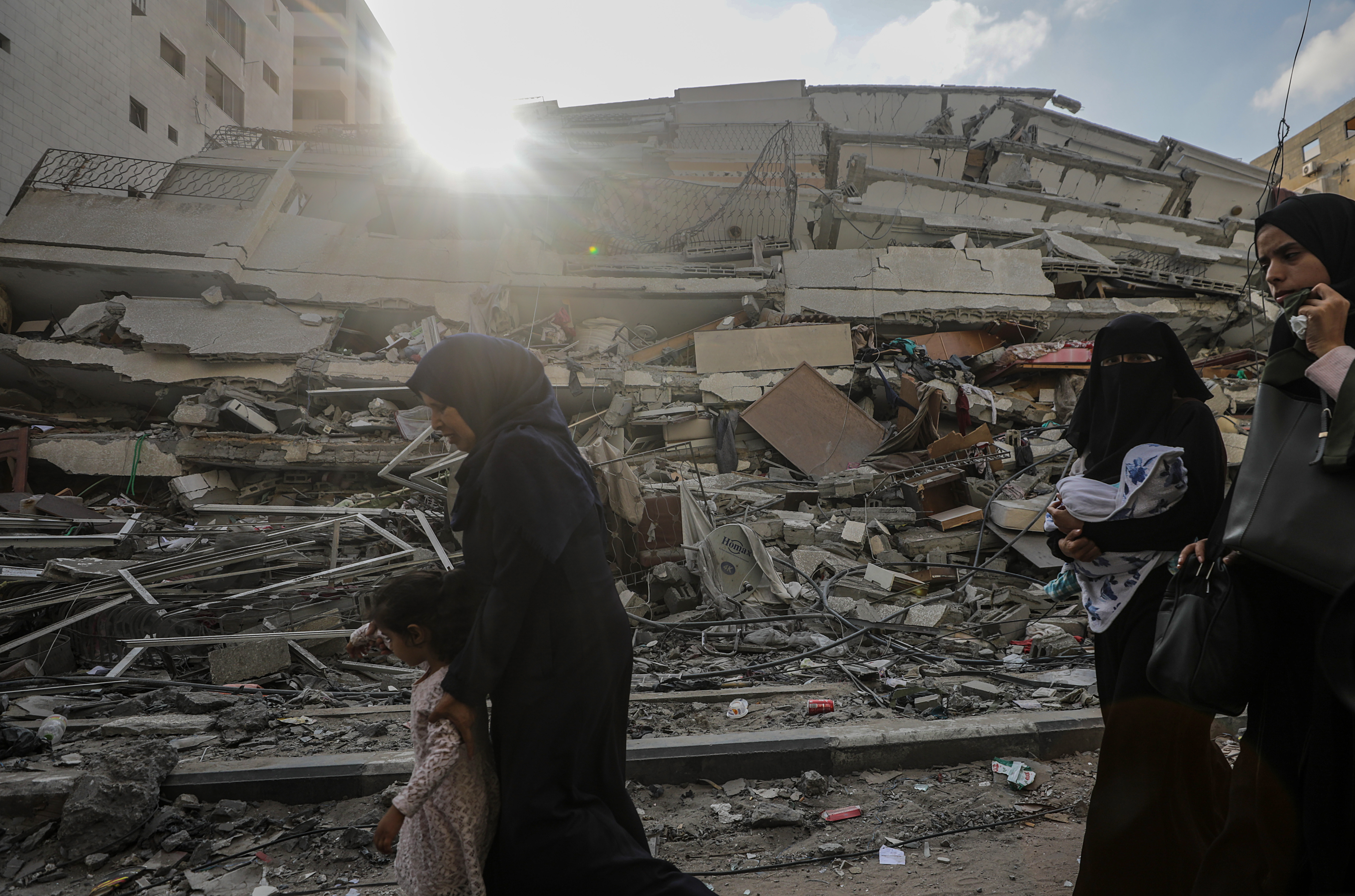Sube a 2.329 cifra de muertos por ataques israelíes en Gaza, los más mortales en la franja