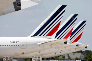 Al menos ocho aeropuertos en Francia fueron evacuados por nuevas alertas de bomba