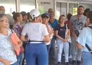 Vecinos de San Cristóbal exigen reconexión a circuito eléctrico que les corresponde
