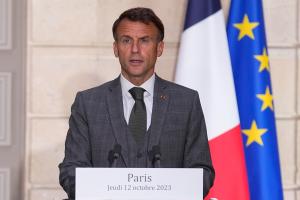 Macron afirma que la ley de inmigración “es una derrota” para la ultraderecha