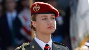 La princesa Leonor, con uniforme militar de gala, protagonista indiscutible del desfile de este #12Oct (VIDEOS)