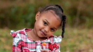 Misterio en Alabama: Hallaron a una niña de cinco años muerta dentro de una cesta de ropa sucia