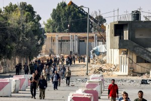 Cruzan a Egipto desde Gaza nuevo grupo de heridos y ciudadanos extranjeros