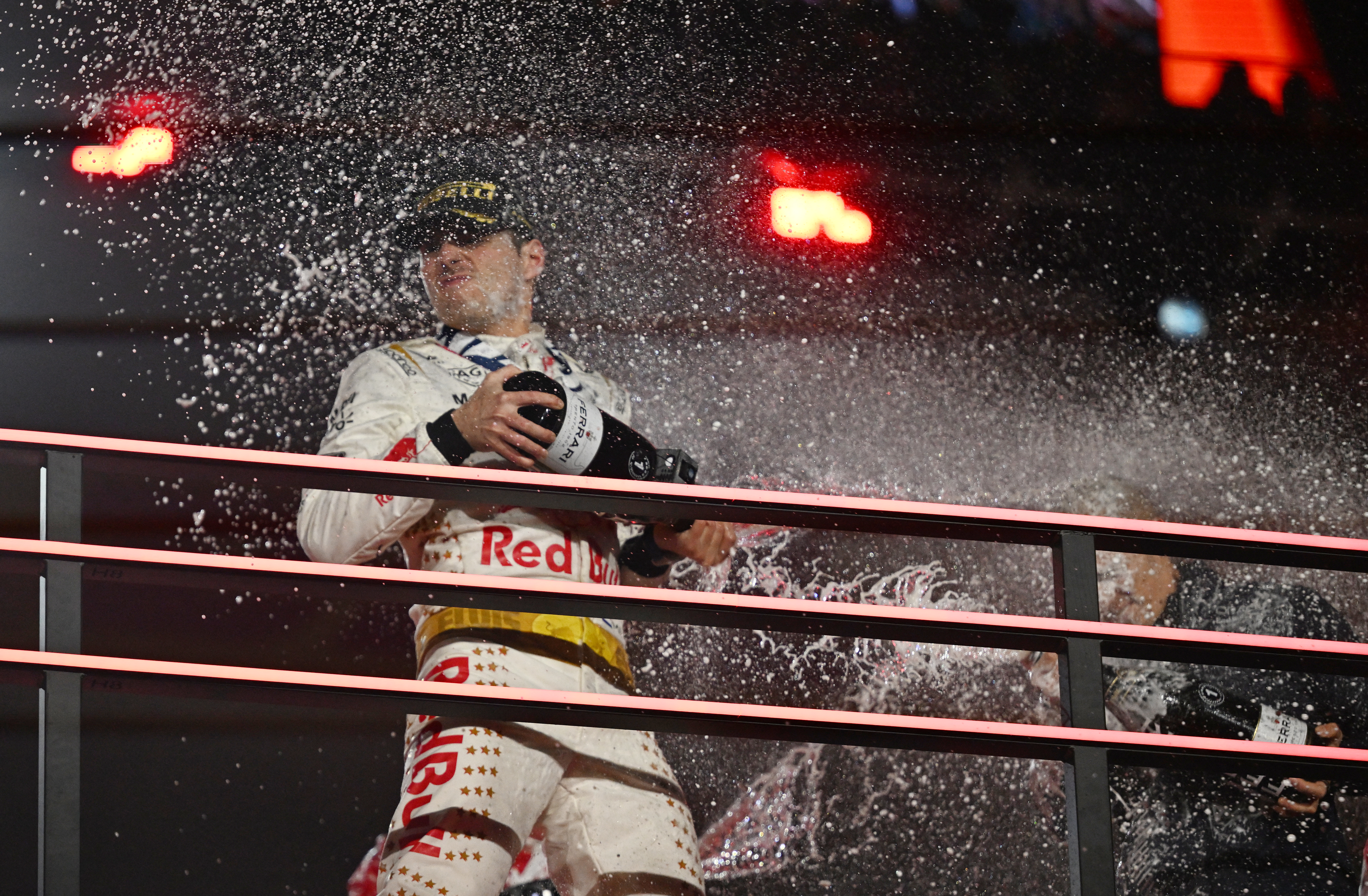 Verstappen “sudó” para ganar en Las Vegas