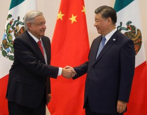 López Obrador invita a Xi a visitar México durante una reunión centrada en el fentanilo