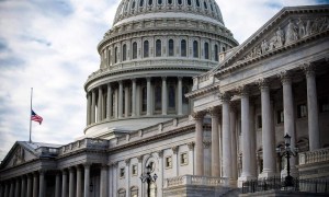 Senado de EEUU reveló acuerdo sobre inmigración y ayuda a Ucrania