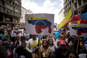 El Mundo: La cortina de humo de Maduro con las “Malvinas” venezolanas