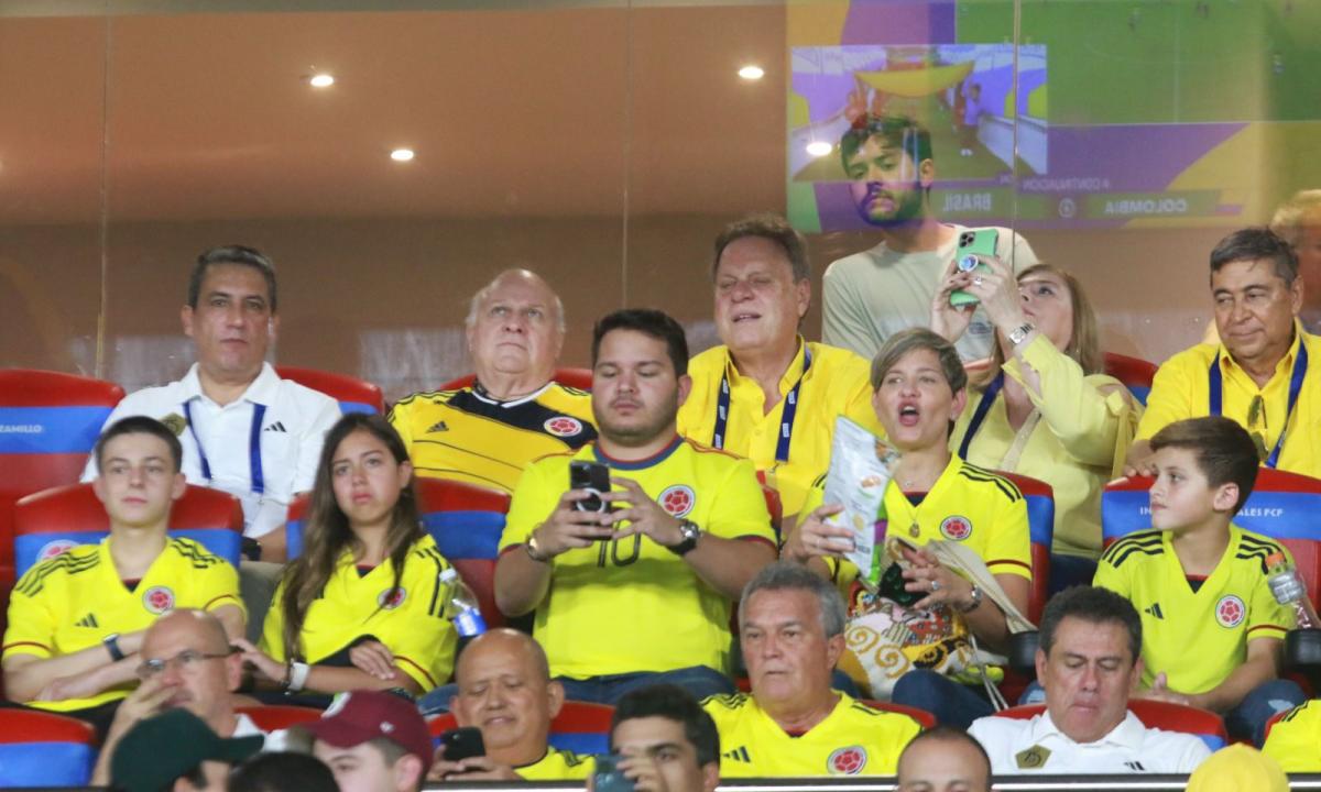 Qué bochorno: lo que pasó con la familia de Petro en el partido Colombia vs. Brasil (VIDEO)