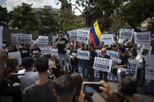 EN IMÁGENES: ONG y familiares protestaron en Caracas para exigir el cierre de los centros de tortura