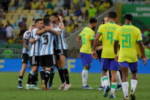 Argentina ganó el clásico a una Brasil que está en crisis