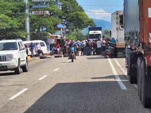 Choferes zulianos protestaron este #29Nov por irregularidades en el abastecimiento de gasolina (VIDEOS)