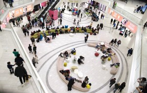 Amenaza de bomba puso a correr a todos durante el Black Friday en centro comercial de Nueva Jersey