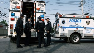 Horror en El Bronx: Mató a su hermano con una bola de boliche y guardó el cadáver debajo de la cama
