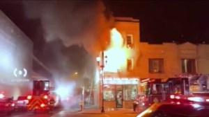 El voraz incendio que casi le cuesta la vida a ocho bomberos durante Acción de Gracias en Nueva Jersey