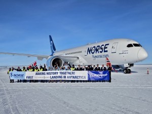 VIDEO: Un Boeing 787 llega a la Antártida, el avión más grande en aterrizar en este continente