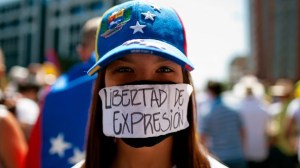Crece la censura en los medios de comunicación de Venezuela: “La palabra dictadura está vetada de los noticieros”