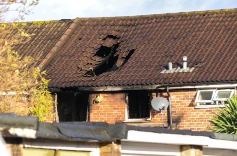 Mueren cinco miembros de una familia, incluidos tres niños, en incendio en un casa en Londres
