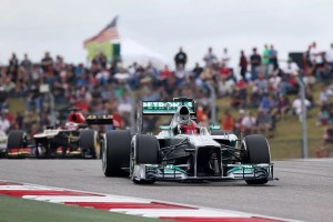 Un monoplaza de F1 de Lewis Hamilton se vende por una insólita suma récord