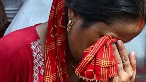 La humillante tradición india de hacer desfilar a mujeres desnudas como un severo castigo