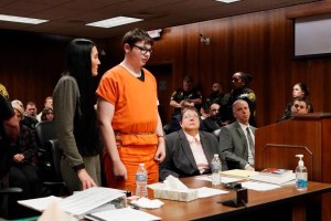 Autor de matanza en secundaria de Míchigan pasará toda su vida en prisión