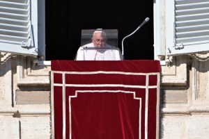 El papa Francisco expresó su “profunda tristeza” por las víctimas del atentado en Kerman