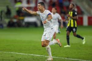Cristiano Ronaldo goleó al equipo de Benzema durante su reencuentro en Arabia Saudí