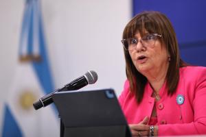 “Si se toma la calle, va a haber consecuencias”, advirtió Bullrich a los alborotadores en Argentina