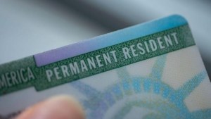 Lo que no sabías: ¿Alguien con green card puede darle la residencia a sus hermanos?