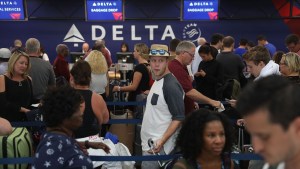 “Tengo una bomba en mi maleta”: La alarma que provocó un enorme caos en aeropuerto de Florida