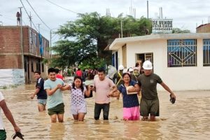 Se encienden las alarmas en Perú ante inundaciones y desbordamientos tras intensas lluvias