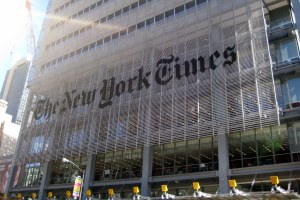 The New York Times demandó a Microsoft y a OpenAI por usar sus textos sin permiso