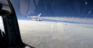 ¿Miedito? Avión de Putin fue escoltado por cazas rusos durante todo el vuelo a Emiratos Árabes Unidos (Video)