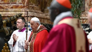 Obispos se rebelan contra la bendición de las parejas gays aprobada por el papa Francisco