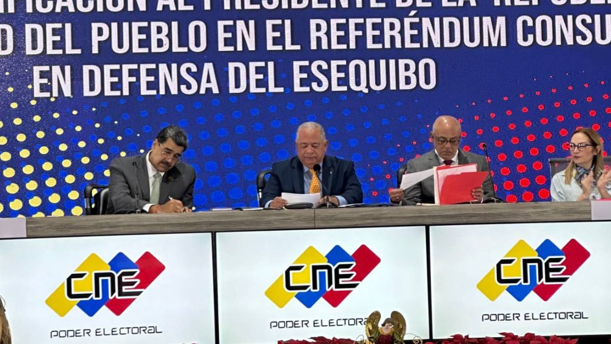 Abogado Francisco Humbría: CNE miente con cifras del referendo