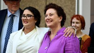Anulan la condena de madre australiana que pasó 20 años presa por la muerte de sus hijos