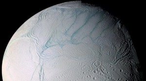 La Nasa descubrió un componente clave para la vida en una luna de Saturno