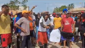 Increíble: trabajadores que sanearon el Lago de Maracaibo manifiestan por falta de pago (Video)