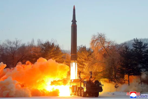 Corea del Norte lanzó un nuevo misil balístico sin identificar hacia el mar de Japón