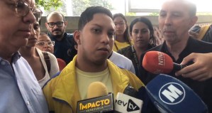 Las primeras palabras de John Álvarez tras su excarcelación (Videos)