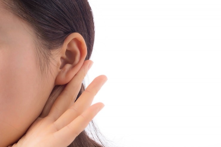VIDEO: Mujer sintió picazón en el oído y cuando vio el insecto que tenía dentro se horrorizó