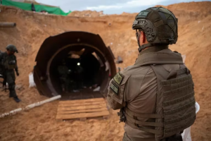 Israel mostró por dentro la estructura de túneles de Hamás en la que halló los cuerpos de cinco rehenes asesinados (VIDEO)