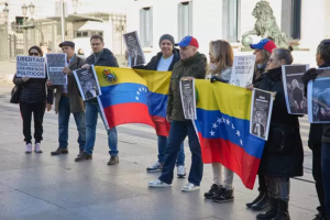 Venezolanos pidieron a España y a la UE que presione a Maduro para que haya elecciones libres