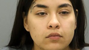 Terror en Chicago: Ayudó a su madre a matar a una joven y sacarle a su bebé del útero