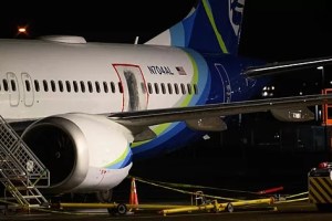 Aumenta la presión sobre Boeing tras el hallazgo de piezas sueltas en aviones 737 Max 9