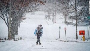 Al menos 40 muertos en EEUU por tormentas invernales y frío extremo que siguen amenazando varias partes del país