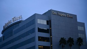Los Angeles Times despidió a más del 20 % de sus periodistas en medio de una “crisis financiera”